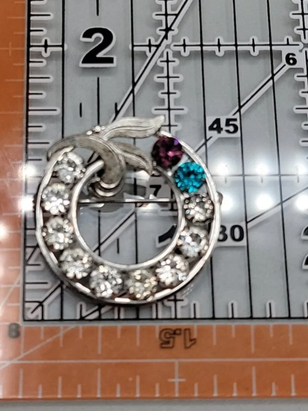 Vintage Van Dell Sterling Silver Rhinestone Wreath Brooch Pin Leaf Accent 925